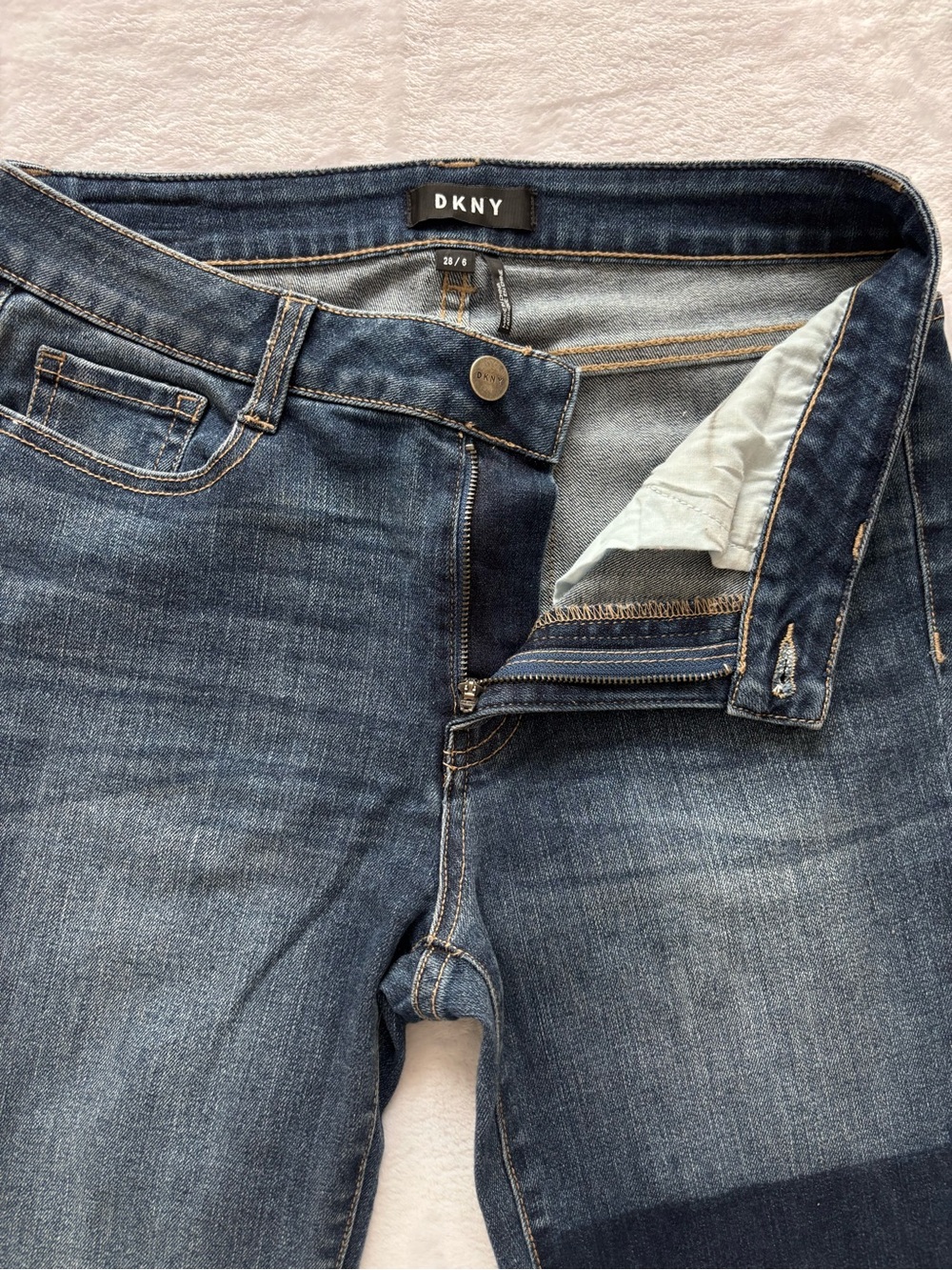 DKNY Mid Rise Colorblock Patchwork Skinny Blue Jeans--EUC--28/6 - Picture 2 of 16